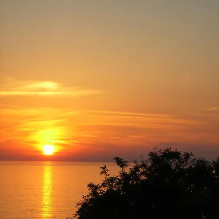 Cristina Alojamento de Acomodação e Pequeno-almoço 3*